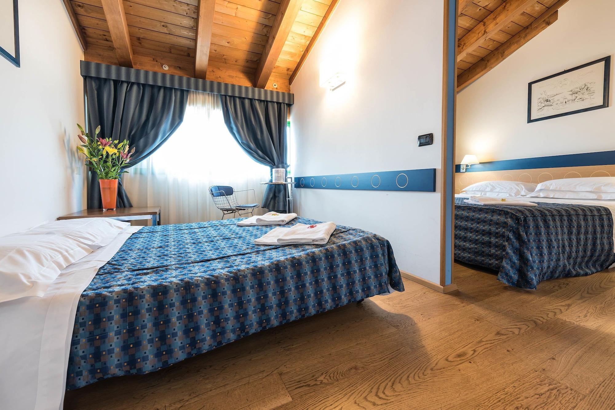 West Point Airport Hotel Dossobuono Esterno foto