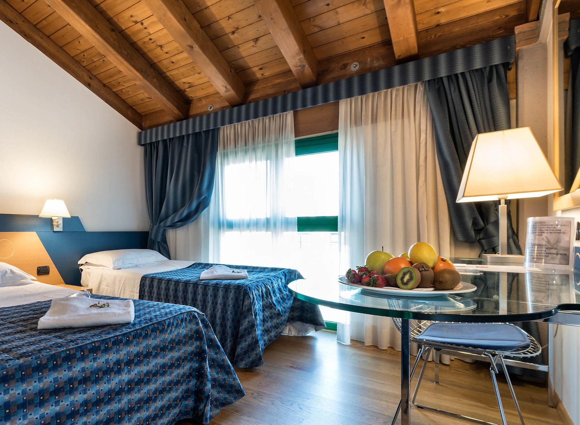 West Point Airport Hotel Dossobuono Esterno foto