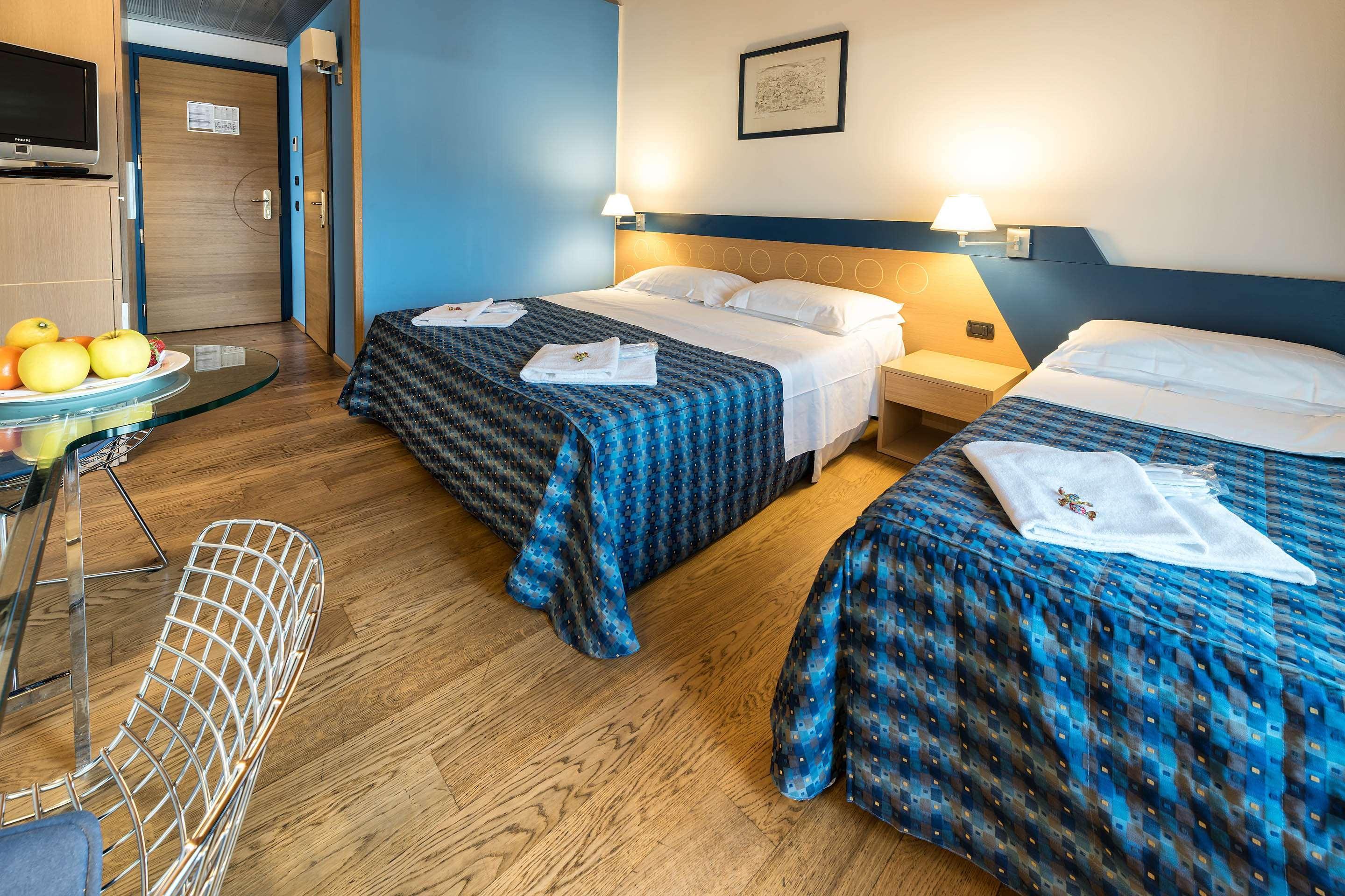 West Point Airport Hotel Dossobuono Esterno foto