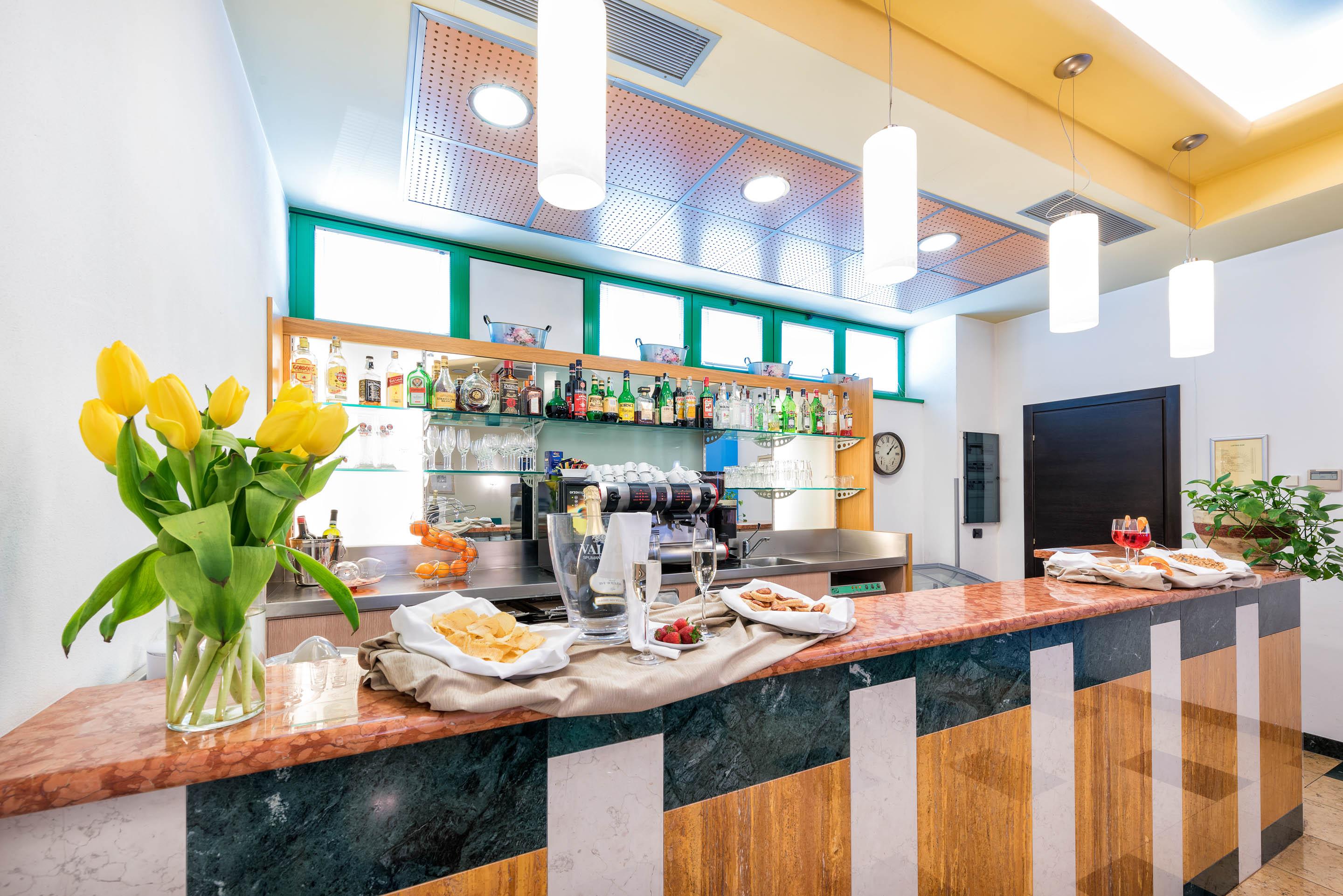 West Point Airport Hotel Dossobuono Esterno foto