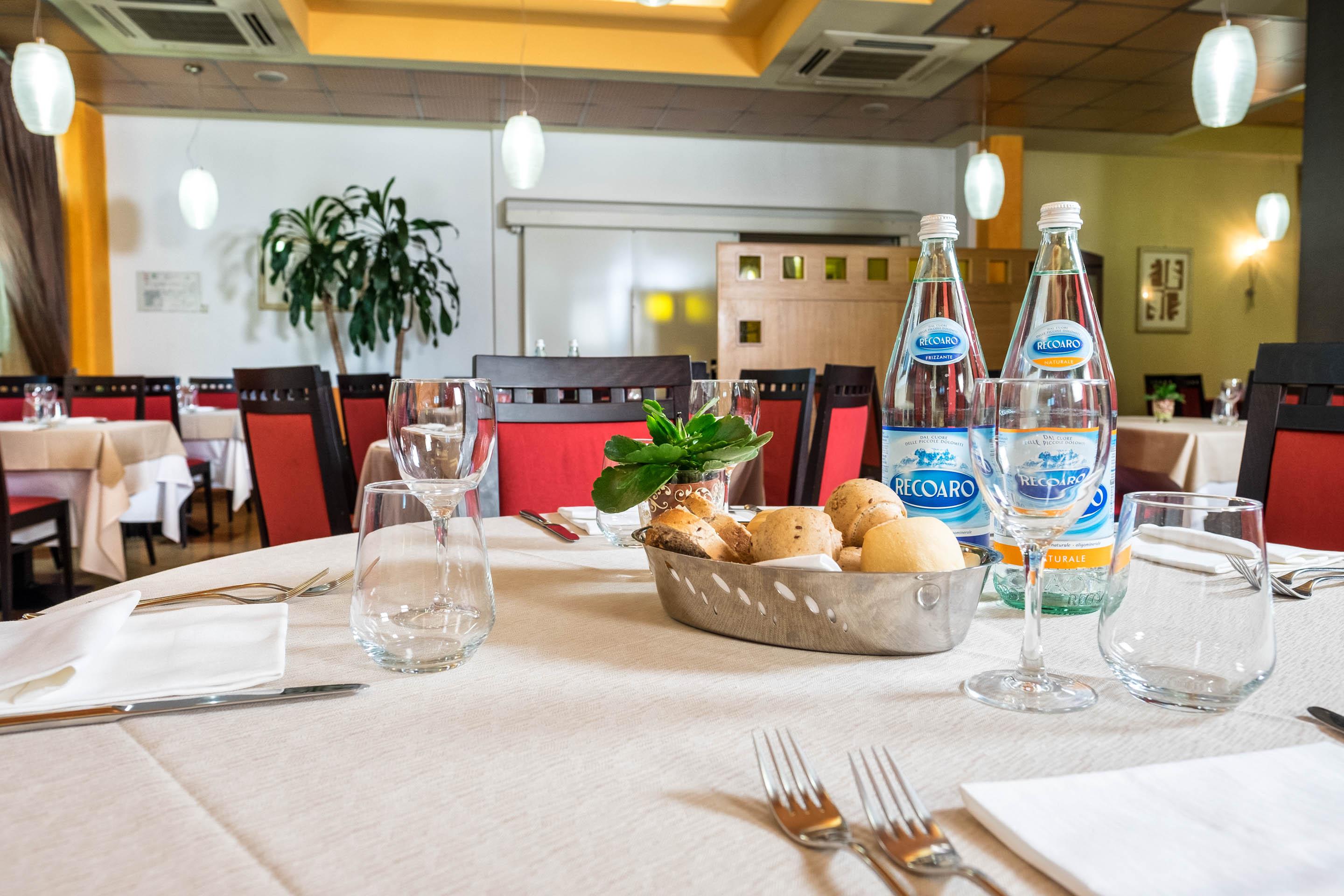 West Point Airport Hotel Dossobuono Esterno foto